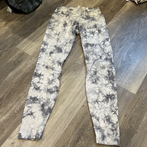 Lululemon Wunder Under Hi-Rise Shibori Dual Shibori Antique White Baltic Grey - Picture 4 of 8